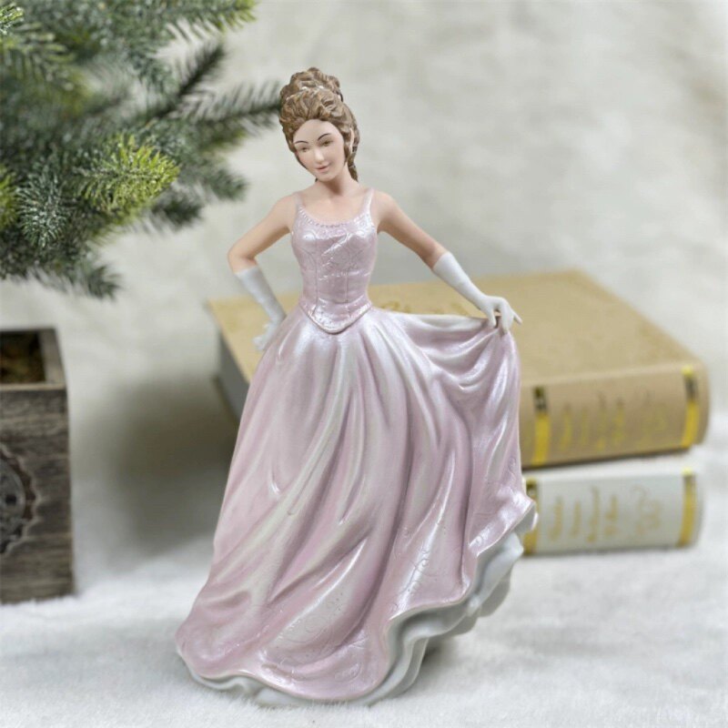 Vintage Collectible Ornaments - Statuetta Vintage in Porcellana, Signora con