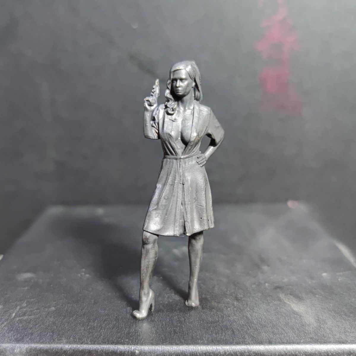 Vintage Collectible Ornaments - Statuetta Femminile in Stile Vintage Brass